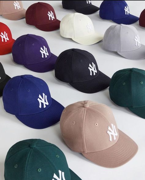 Ny Cap Outfit, Nyc Hat, New York Cap, Ny Cap, Swag Hats, Trendy Caps, Outfits Nyc, Hat Aesthetic, Cap Outfit