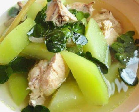 Tinolang Manok - Mama's Guide Recipes Tinolang Manok Recipe, Chicken Papaya, Tinola Recipe, Chicken Tinola, Ginger Chicken Soup, Chayote Recipes, Healthy Chicken Soup, Philippine Cuisine, Tinola