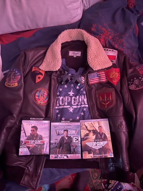 Topgun Aesthetic, Maverick Jacket, Pilot Career, Tom Cruise Movies, Naval Aviator, Pilots Aviation, Fighter Pilot, Estilo Punk, Tom Cruise