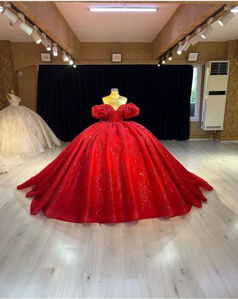 best dress for women Red 15 Dress, Black Quince Dress, 18th Birthday Dress, Red Quinceanera Ideas, Black Quince, Xv Dresses, Quinceanera Themes Dresses, Bella Dresses, Red Quince