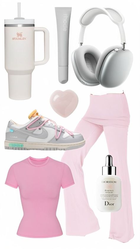 Sporty Girly Aesthetic, Amazon Workout Clothes, Olaplex No 3, Marc Jacobs The Tote Bag, Jw Pei, Pink Pilates, Cute Gym Outfits, Pilates Princess, Pink Workout