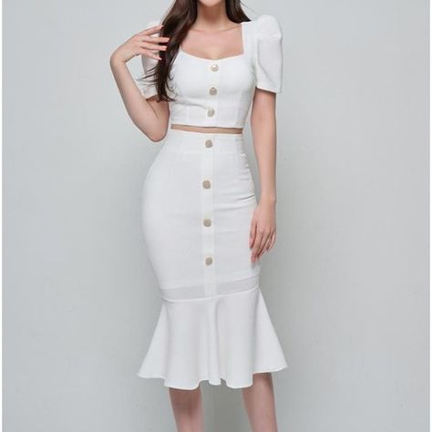 Product Title :Set: Short-Sleeve Square Neck Crop Top + High Waist Midi Mermaid SkirtProduct Measurements cm Top Size Total Length Bust S 38 82 M 39 86 L 40 90 XL 41 94 S 15 32.3 M 15.4 33.9 L 15.7 35.4 XL 16.1 37 Product Details Material: 100% Polyester Color: White Korean Fashion Shorts, Summer Party Outfit, Solid Skirt, Fishtail Skirt, Tops Casual, Mermaid Skirt, Woman Silhouette, Summer Fabrics, Clothing Patterns