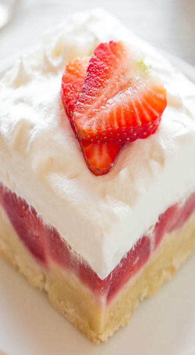 Strawberry Custard Bars Strawberry Custard Cake, Easy Buckeyes, Custard Bars, Strawberry Heaven, Strawberry Custard, Strawberry Bars, Bar Desserts, Averie Cooks, Strawberry Dessert Recipes