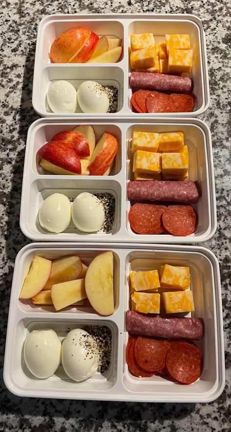 Meal Prep With Boiled Eggs, Easy Cheap Diet Meals, College Make Ahead Meals, Salami And Cheese Lunch Ideas, Hard Boiled Eggs Lunch Ideas, Hard Boiled Eggs Meal Prep, Boiled Eggs Snack Ideas, High Protein Food Plan, Lunch Ideas With Boiled Eggs