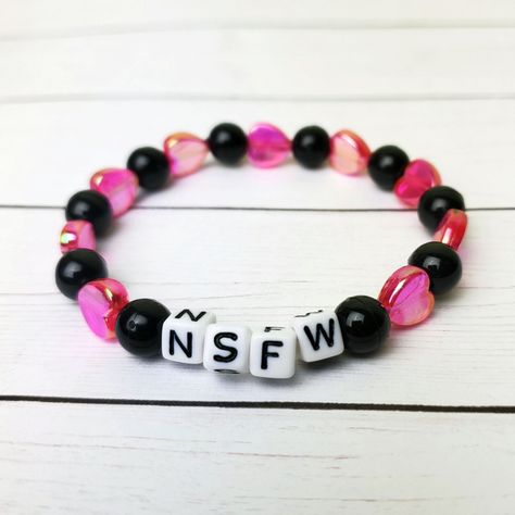 Single Kandi Bracelets, Bead Bracelet Words Ideas Edgy, Bead Bracelet Words Ideas Bad, Silly Bracelets, Matching Kandi Bracelets, Kandi Bracelets Ideas, Emo Bracelets, Rave Kandi Bracelets, Kandi Diy