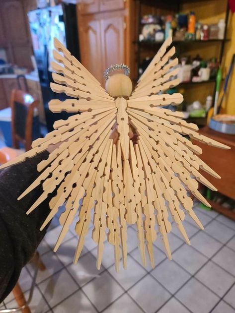 Clothespin Art Projects, Clothes Pin Angels, Clothes Pin Art, Clothespin Angels, Creative Christmas Decorations, Clothes Pin Ornaments, Popsicle Stick Craft, Clothespin Crafts Christmas, Wooden Cross Crafts