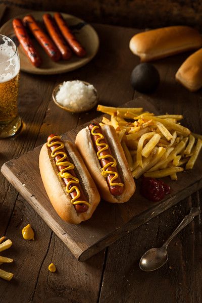 American Food Photography, Bbq Beef, Hot Dog Food Photography, Hot Dogs Photography, Hot Dog Photography, American Hot Dog, Grilling Hot Dogs, Gourmet Hot Dogs, Food Photoshoot