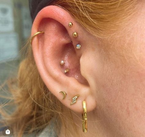 Forward Helix Jewelry, Triple Helix Piercing, Triple Forward Helix Piercing, Triple Forward Helix, Constellation Piercings, Forward Helix Piercing, Helix Piercing Jewelry, Cool Ear Piercings, Forward Helix