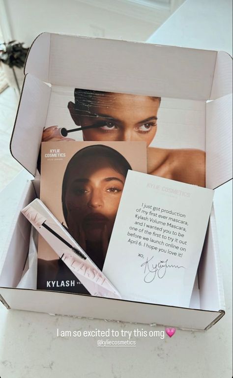 Kylie Cosmetics Packaging, Beauty Pr Package, Business Launch Party, Sunscreen Packaging, Kylie Jenner Photoshoot, Pr Kit, Luxury Packaging Design, Packaging Template Design, Portfolio Template Design