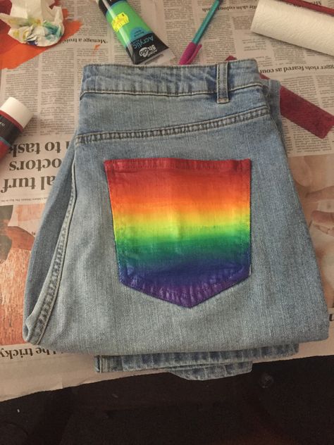 Diy Pride Clothing, Pride Diy Outfits, Pride Parade Outfit Aesthetic, Painted Jeans Pocket, Diy Pride Outfit, Pride Outfit Ideas Women, Pride Parade Outfit Ideas, Pocket Aesthetic, Pride Jacket