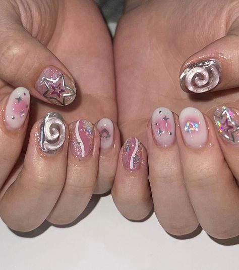 Pink Aesthetic Pictures, Silver Chrome Nails, Cute Pink Nails, Hippie Nails, Gel Mani, Claw Nails, Pretty Gel Nails, Cute Gel Nails, Soft Nails