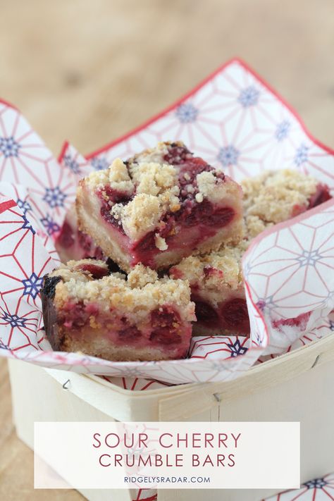 Cherry Crumble Bars, Tart Cherries Recipes, Sour Cherry Recipes, Blueberry Pie Bars, Cherry Crumble, Cherry Bars, Sour Cherries, Cherry Desserts, Crumble Bars