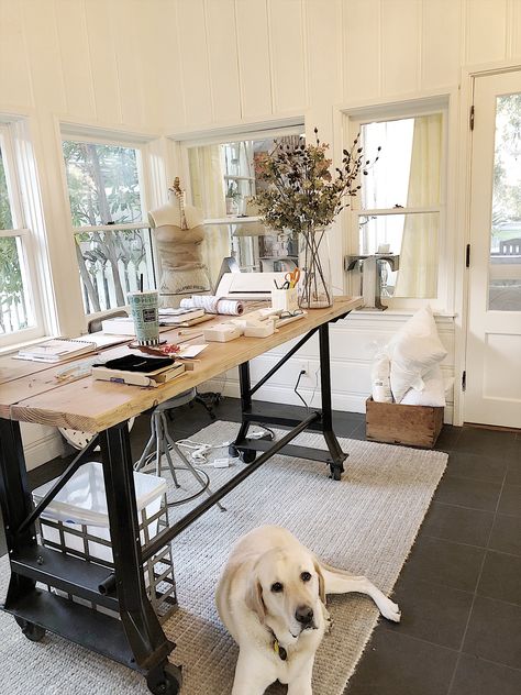 Old House Office Work Spaces, Home Office Craft Room Combo, Office Craft Room Combo, Farmhouse Crafts, Room Of One's Own, Craft Room Design, Dream Office, Bedroom Crafts, Flex Room