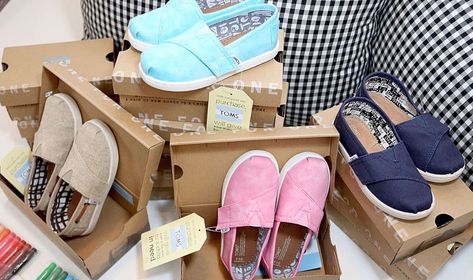 Bain Capital bought a 50 percent stake in the hip shoemaker, hoping to build on its success. It didn’t go as planned. Kids Lemonade, Kids Canvas, Mesh Laundry Bags, Carry On Suitcase, Toms Shoes, Flat Espadrille, Wall Street, The Rise, Canvas Shoes