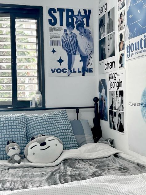 Kpop Inspired Room, Decorating Room Ideas, Sea Themed Room, Room Ideas Blue, Aesthetic Skz, Ocean Room Decor, Cool Room Decor, Dekorasi Kamar Tidur, Room Redesign