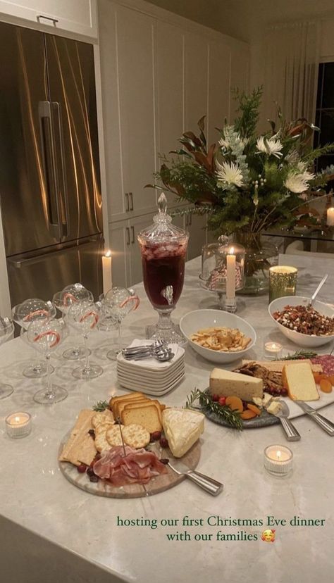 Christmas Dinner Party Aesthetic, Holiday Party Aesthetic, Christmas Dinner Aesthetic, Christmas Hosting, Holiday Hosting, Christmas Eve Dinner, Xmas Dinner, Christmas Apps, Holiday Dinner Party