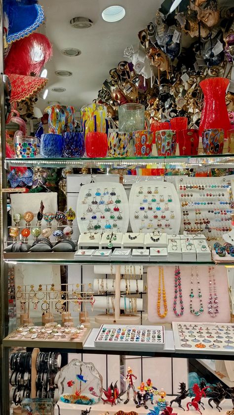 Colourful Glass jewelry shops in Venice, Italy Italian Souvenirs, Venice Glass, Venice Shopping, Shopping Ideas, Venice Italy, Glass Jewelry, Venice, Jewelry Shop, Italy