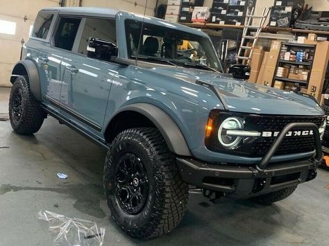 Ford Bronco Interior Ideas, Grey Ford Bronco, Car Moodboard, Ford Bronco Interior, Bronco Interior, Blue Bronco, Vision Board Design, Bronco Car, Bronco Ford