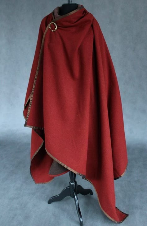 Cloak Designs, Viking Cloak, Middle Ages Clothing, Viking Clothes, Medieval Outfit, Medieval Cloak, Medieval Clothes, Viking Clothing, Fantasy Clothes