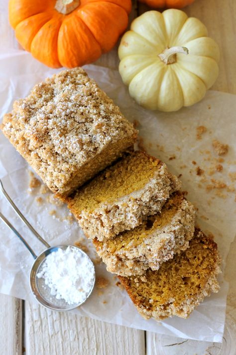 Crumbly Pumpkin Bread - Damn Delicious Best Easy Dessert, Gift Treats, Breads Recipes, Dessert Breads, Crumb Topping, Cherry Pie Filling, Dessert Bread, Baked Pumpkin, Pumpkin Dessert