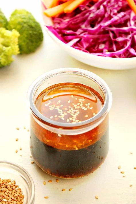 Asian Coleslaw Dressing, Asian Slaw Dressing, Sesame Dressing Recipe, Easy Dressing Recipe, Asian Sesame Dressing, Asian Salad Dressing, Asian Coleslaw, Dressing Healthy, Sesame Ginger Dressing