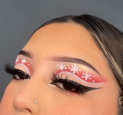 A bold makeup look starts with bold eyeliner 😍❄️ @glamm_w_mee is wearing our Liquid Eyeliner in 'Black' 🖤 Available at select @familydollar stores! Christmas Light Eyeliner, Christmas Graphic Eyeliner, Christmas Eyeliner Looks, Makeup Noel, Christmas Eyeliner, Christmas Content, Xmas Makeup, Pastel Eyeshadow, Bold Eyeliner