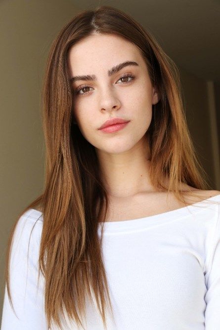 Bridget Rose Satterlee - Simple Makeup Natural, Bridget Satterlee, Natural Eyeliner, Brown Eyebrows, Best Wedding Makeup, Natural Eyebrows, Natural Wedding Makeup, Long Brown Hair, Glowing Complexion