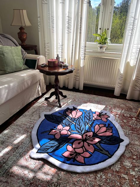 Handmade tufting rug Rug Tufting Inspiration, Rug Ideas Tufting, Tufting Ideas Flower, Rug Tufting Design, Flower Rug Tufting, Tufting Flower, Tufted Rug Design Ideas, Disney Tufted Rug, Plant Rug Tufting