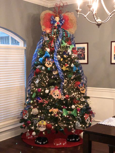 Paw Patrol Navidad, Christmas Toy Story, Paw Patrol Christmas, Charlie Brown Christmas Tree, Disney Christmas Tree, Christmas Trees For Kids, Wall Christmas Tree, Christmas Tree Decorating Themes, Dollar Store Halloween