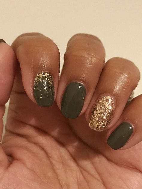 Khaki Nails, Manicure Shellac, Gold Gel Nails, Emerald Nails, Elegant Nail Designs, Christmas Nails Acrylic, Thanksgiving Nails, Dipped Nails, Luxury Nails