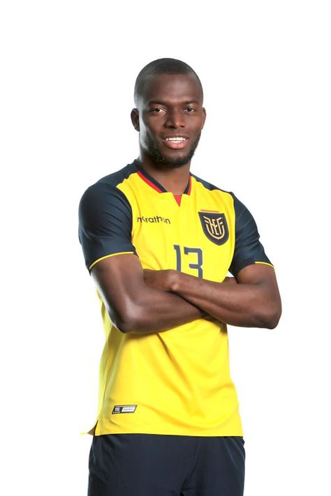 El futbolista Enner Valencia compró 1.000 hamburguesas en favor de una fundación Enner Valencia Ecuador, Enner Valencia, Qatar 2022, Football Boys, Big Mac, Dark Souls, Lionel Messi, Soccer Players, Champions League