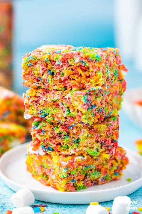 Fruity Pebbles Treats are thick, chewy, and deliciously gooey cereal treats. These fun and fruity treats are quick and easy to make! Fruity Pebbles Rice Crispy Treats, Fruity Pebble Bars, Fruity Pebbles Treats, Bake Sale Treats, Cereal Flavors, Fruity Pebble, Fruity Pebbles Cereal, Pebbles Cereal, Colorful Desserts