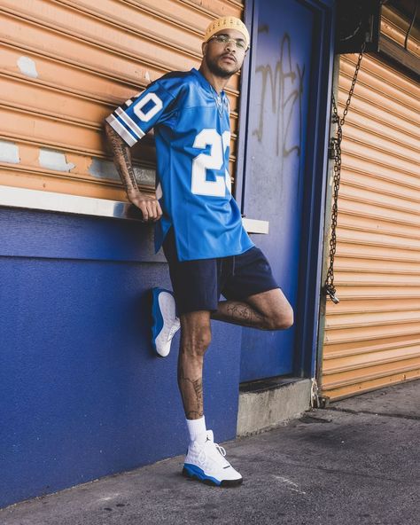 Jersey Outfit Men, Basketball Jersey Outfit, Nba Style, Apparel Photography, Streetwear Lookbook, Black Mushroom, Football Jersey Outfit, Summer Outfits Men Streetwear, Nba Outfit