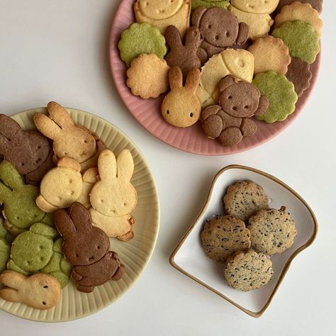 Matcha Black Sesame, Miffy Cake, Animal Shaped Foods, Matcha Cookies, Cookies Baking, Festive Cookies, Cute Snacks, Black Sesame, Kawaii Food