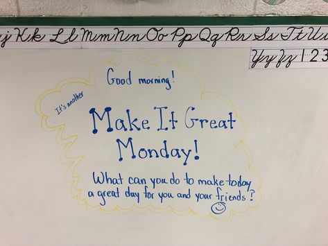 Morning Journal Prompts Elementary, Whiteboard Inspiration, Social Emotional Learning Middle School, Gm Monday, Class Introduction, Morning Questions, Whiteboard Prompts, Morning Writing, Effective Leadership Skills