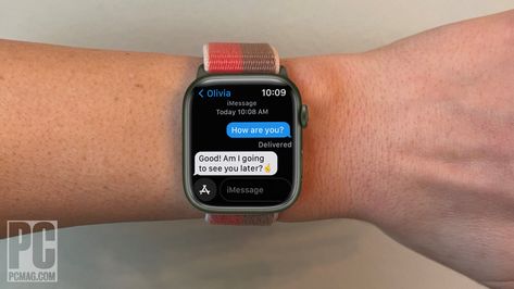 14 Tips for Texting Like a Pro on an Apple Watch | PCMag Smiley Face Icons, Microphone Icon, Digital Crown, Send Text Message, Send Text, Face Icon, Like A Pro, Show Up, Apple Watch