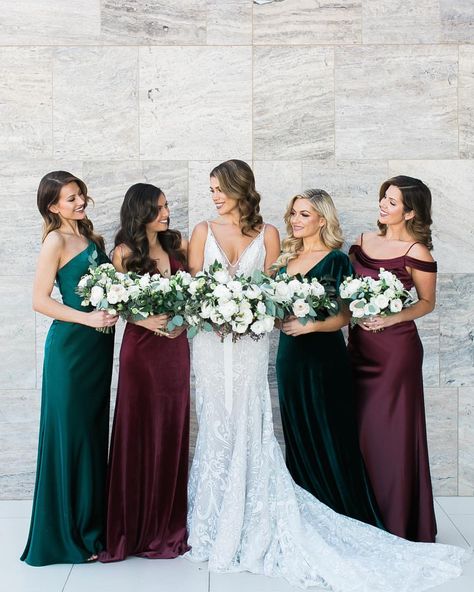 A mix of velvet and satin in wintery tones! A color palette fit for the holiday season. Planne Jewel Tone Velvet, Jewel Tone Bridesmaid, Emerald Green Bridesmaid Dresses, Velvet Bridesmaid, Winter Bridesmaids, How To Dress For A Wedding, Green Wedding Dresses, Bride And Bridesmaids, Velvet Bridesmaid Dresses