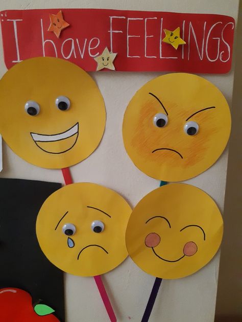 Crafts For Feelings Preschool, My Feelings Art Preschool, Feelings Craft For Preschoolers, Emotion Activities For Preschool Crafts, Kindergarden Activities Art, Emotion Crafts For Kids, Feelings Activities Kindergarten, Classroom Decorations Kindergarten, Feelings Crafts For Preschoolers