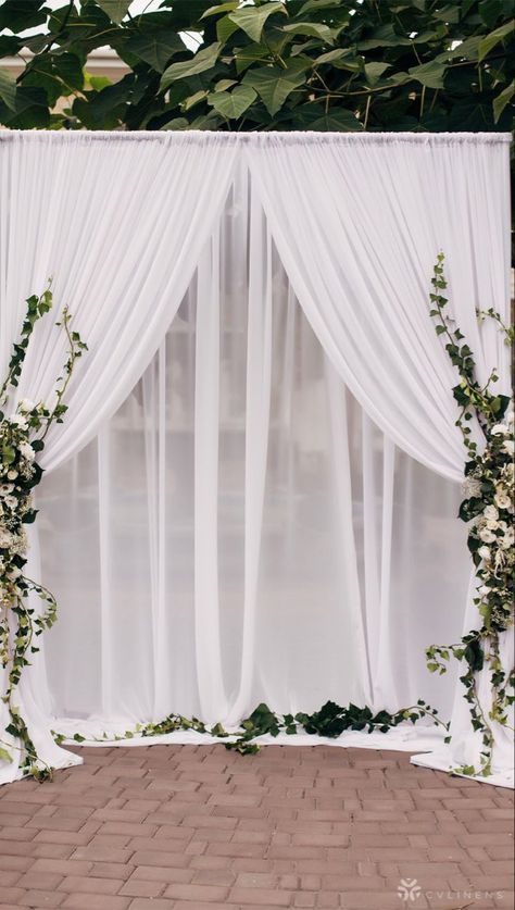 Sheer Curtain Backdrop, Curtain Backdrop Ideas, Wedding Drapery Backdrop, Wedding Cake Backdrop, Backdrop Draping, Linen Backdrop, Backdrop Greenery, Backdrops Ideas, Diy Reception