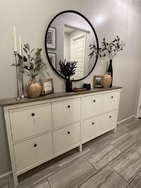 Entryway Door Decor, Ikea Hemnes Shoe Cabinet, Mirror Decorations, Stylish Entryway, Ikea Desk Hack, Entryway Door, Narrow Hallway Decorating, Entryway Shoe Storage, Entryway Mirror