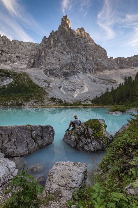 HELPFUL LINK Sorapis Lake South Tyrol Hiking Photography, Hiking Pictures, Teach English, Hiking Spots, Explore Italy, South Tyrol, Italy Travel Guide, Unique Venues, Northern Italy