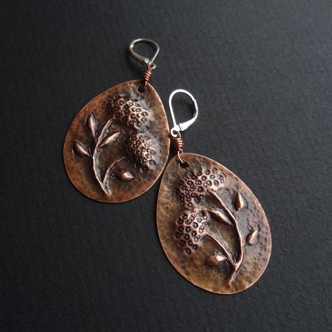 Pewter Art, Pebble Jewelry, Silver Smithing, Copper Wall Art, Aluminum Earrings, Silversmith Jewellery, Copper Jewellery, Diy Jewelry Earrings, Earrings Making