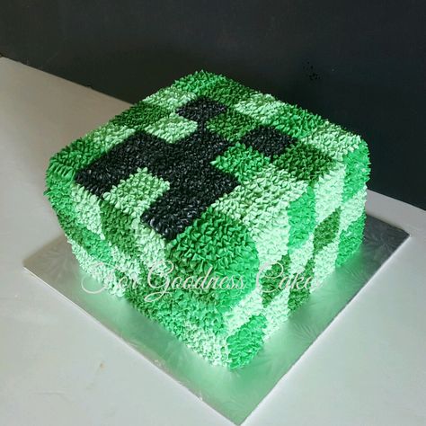 Minecraft Smash Cake, Minecraft Birthday Cake Buttercream, Small Minecraft Cake, Minecraft Bee Cake, Roblox Cake Buttercream, Minecraft Buttercream Cake, Minecraft Cookie Cake, Minecraft Cake Buttercream, Minecraft Cake Easy Simple