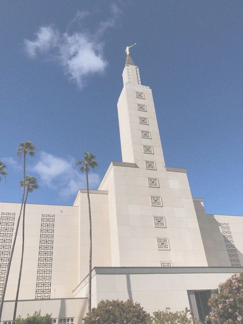 Los angeles temple latter day saint aesthetic lds Los Angeles Temple Lds, Saint Aesthetic, Los Angeles Temple, Temple Aesthetic, Temple Lds, Sister Missionaries, Sister Missionary, Temple Pictures, Fake Wedding