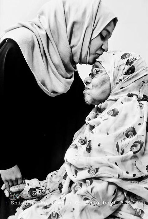 “Be Good and Kind to your Parents so that your recompense is Paradise, and If you have been Disowned by them, your Abode shall be the Fire (of Hell).”  — Imam Ali al-Ridha (ع) Al-Kafi, Volume 2, page 348 Mother's Pic, Muslim Parenting, Respect Your Parents, Love Is A Verb, Showing Love, Mother Daughter Outfits, Baby Mom, Muslim Family, Love In Islam