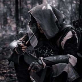 Dark Fantasy Aesthetic Male Outfits, Male Assassin Aesthetic Medieval, Fantasy Thief Aesthetic, Medieval Bandit, Fantasy Male Aesthetic, Fantasy Aesthetic Male, Medieval Aesthetic Male, Fantasy Elf Aesthetic, Mercenary Aesthetic