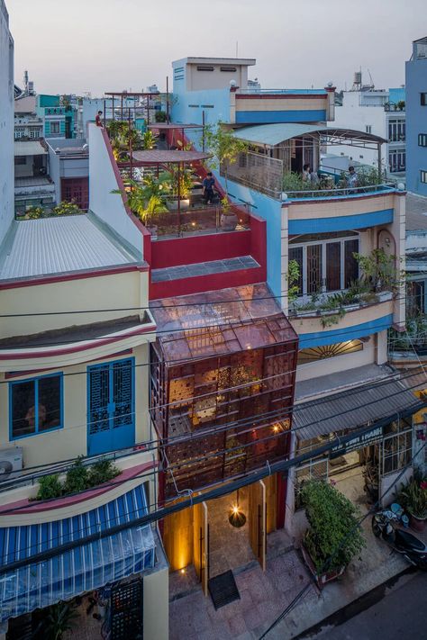 Metal Facade, Natural Ventilation, Contemporary Farmhouse, Ground Floor Plan, Architect House, Roof Top, House Roof, Roof Garden, Balcony Decor