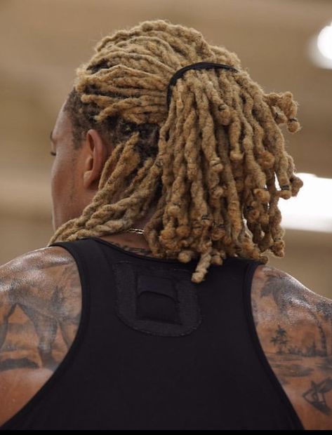 Fade Haircut Men's Black Dreads, Blond Locs Men, Locs Blonde And Black, Bleached Dreads Men, Honey Blonde Locs Men, Dreadlocks Color Ideas, Brown Locs Men, Blonde Locs Men, Blonde Dreads Men