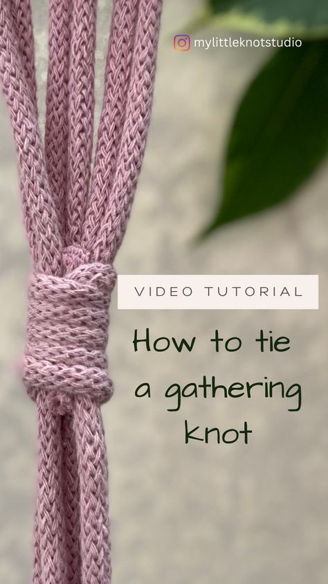 Macrame for beginners. Macrame knot guide step by step. In this video you can learn step by step how to tie a macrame gathering knot. Gathering Knot, How To Do Macrame, Macrame Wedding Decor, Rope Plant Hanger, Knots Guide, Macrame Plant Hanger Patterns, Decorative Knots, Keychain Craft, Macrame Supplies