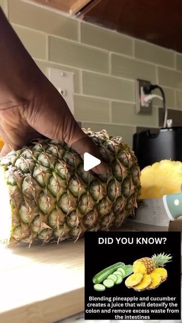 THE SMOOTHIE SLIM DETOX 🇺🇸 on Instagram: "Blending pineapple and cucumbers create a juice that will detoxify the colon and remove excess waste from the intestines. These 4 herbs will help restore the colon  Follow for more health tips ❤️🙏🥥  .  .  . #SmoothieLove #HealthyLiving #GreenSmoothie #FruitLover #VeganSmoothie #BreakfastGoals #WellnessJourney #EatYourGreens #SmoothieRecipes #DetoxDrink #GlowingSkin #PlantBased #SuperfoodSmoothie #HealthKick #NutritionBoost" Juice To Cleanse Colon, Colon Cleanse Smoothie Recipe, Colon Cleansing Juice, Fruit Cleanse, Cucumber Pineapple Colon Cleanse, Natural Ways To Cleanse Colon, Cucumber And Pineapple Detox Smoothie, Pineapple Detox, Colon Detox